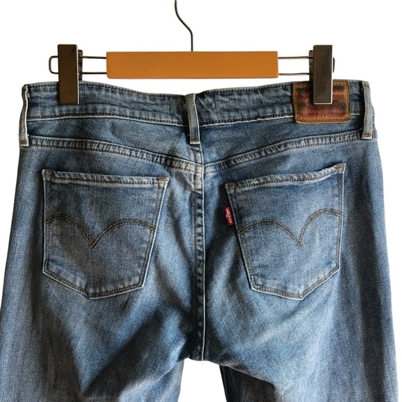 Levi’s 711 Skinny Jeans Size 27 Distressed with Patches Medium Blue Wash - Picture 10 of 16